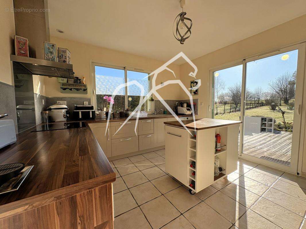 Maison à SAINT-PIERRE-DE-VARENGEVILLE