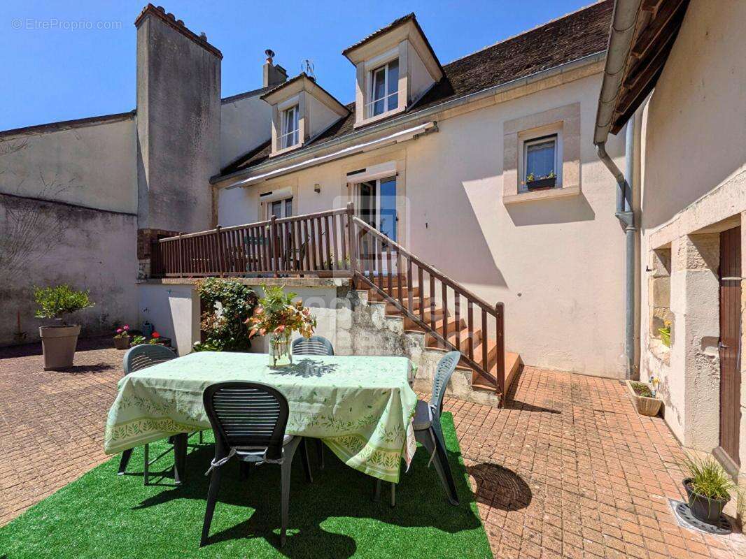 Maison à POUILLY-SUR-LOIRE