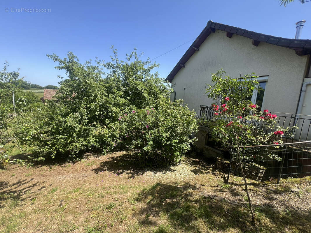 Maison à CHAROLLES