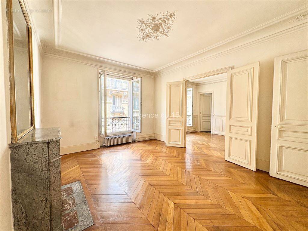 Appartement à PARIS-15E