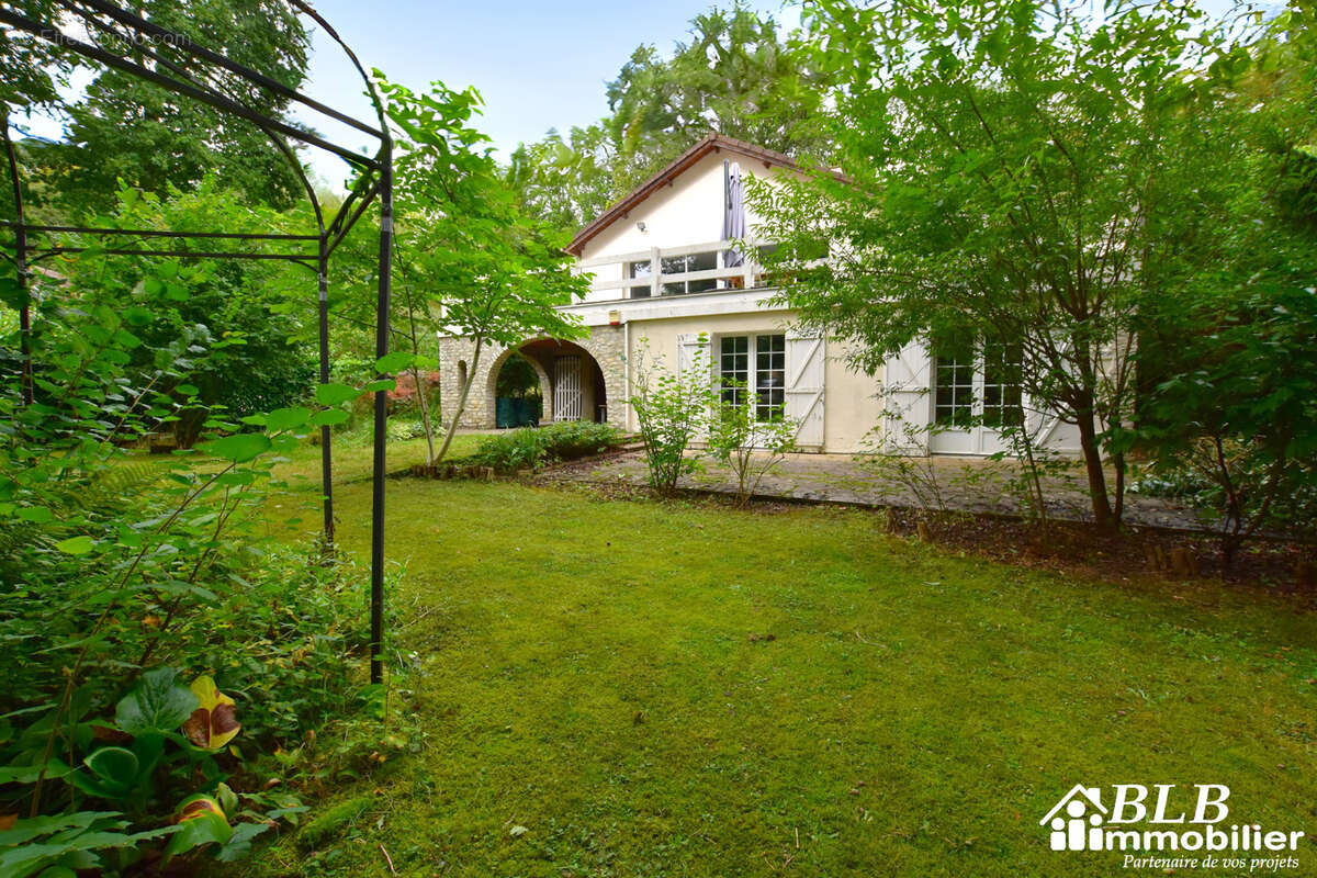 Maison à LEVIS-SAINT-NOM