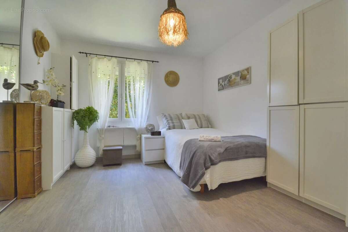 Maison 300 m² à Biot  - photo 34