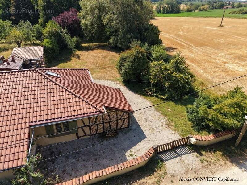 Maison à vendre 5 pièces, terrain 3420m² de calme à CORMOZ (01) - photo 2