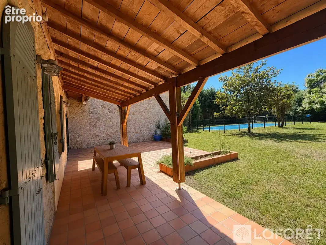 Maison de caractère avec location indépendante en supplément, piscine et 8 chambres ( 6 + 2) - photo 3