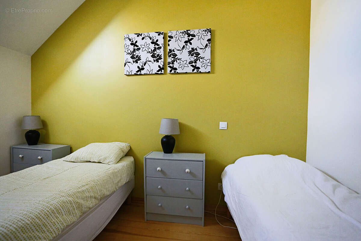 Propriété à Pouzol  composé d'une maison de 205m² et un gite de 92m² - photo 5