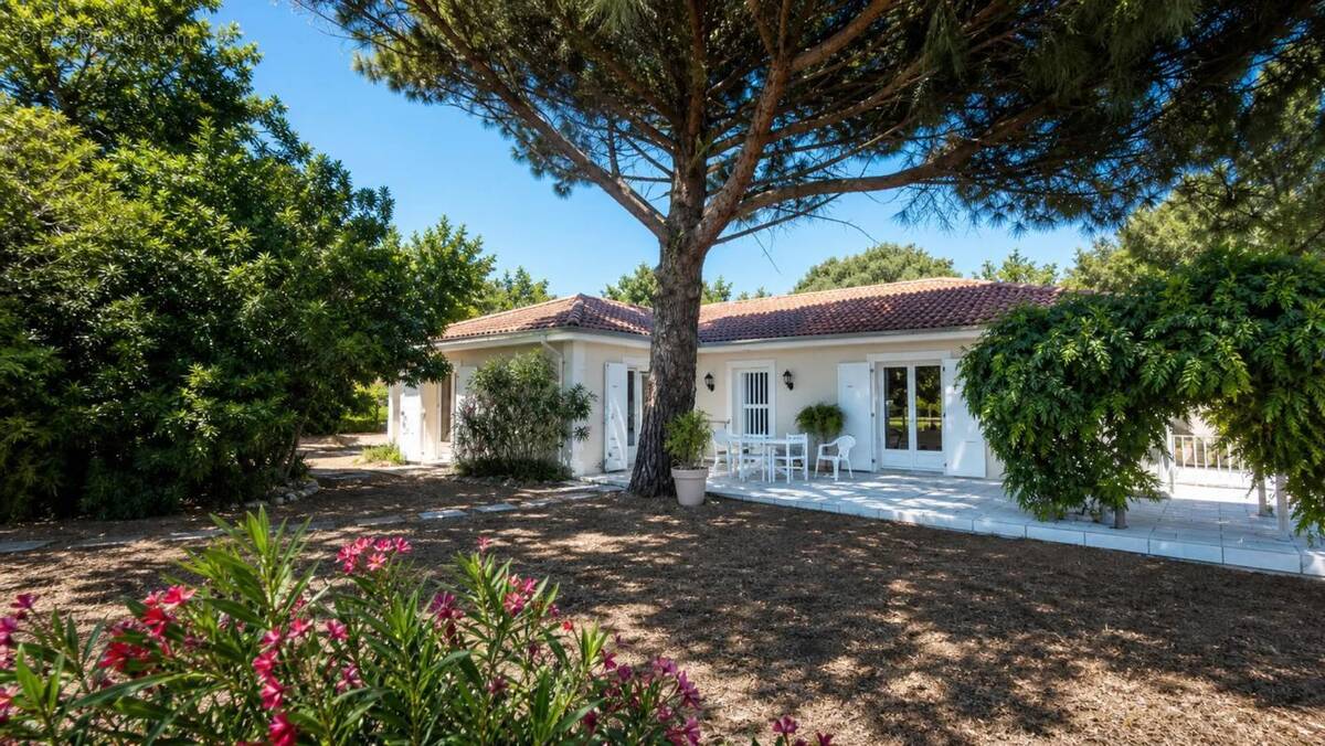 Maison à MALATAVERNE