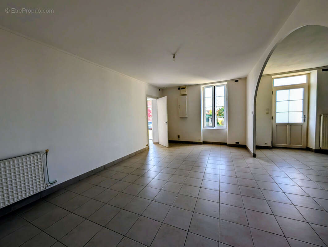 Maison à LES HERBIERS