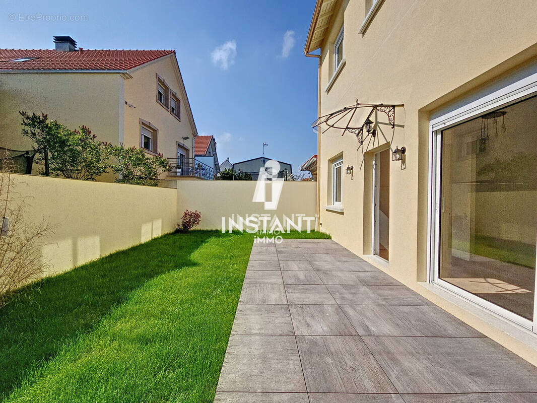 Maison à VILLEMOMBLE