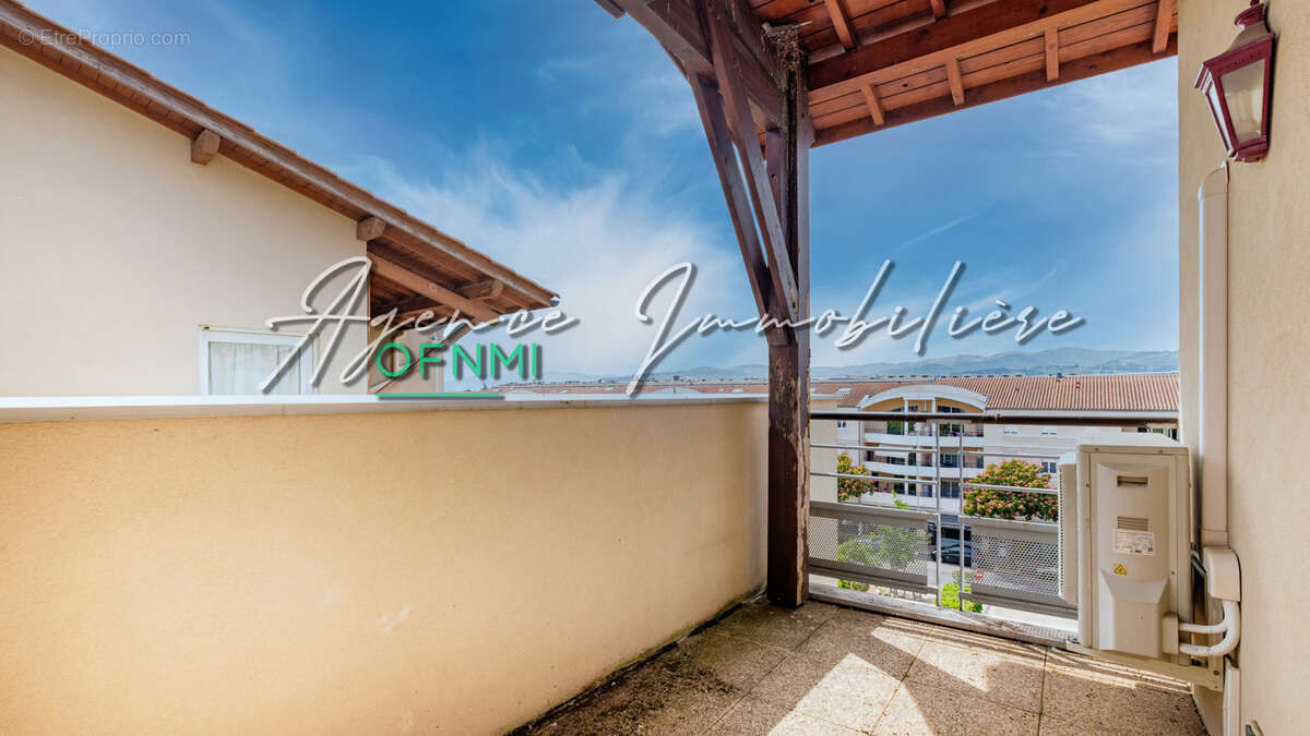 Appartement à CRAPONNE