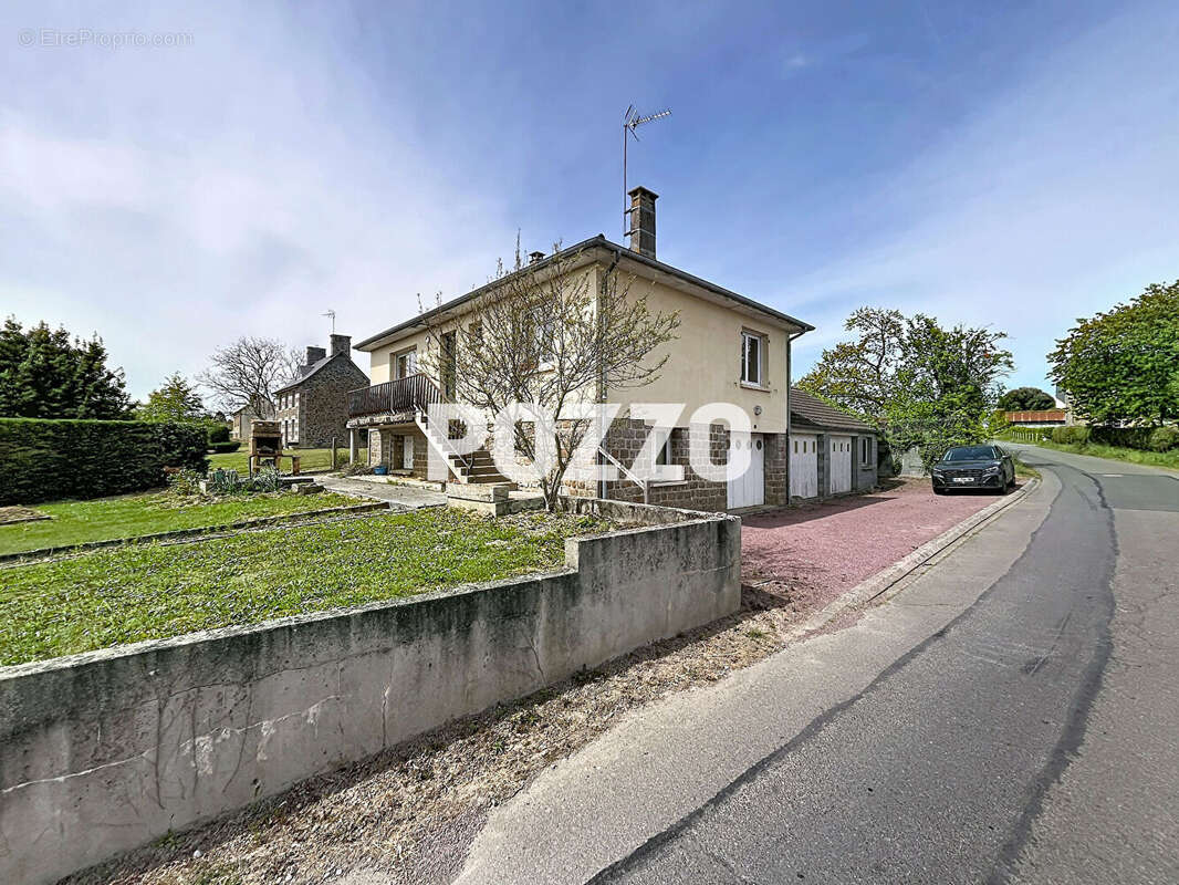 Maison à SAINT-HILAIRE-DU-HARCOUET