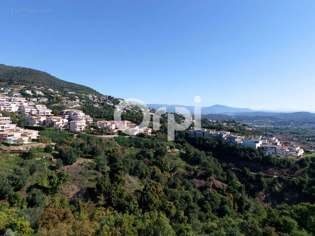 Maison à MANDELIEU-LA-NAPOULE