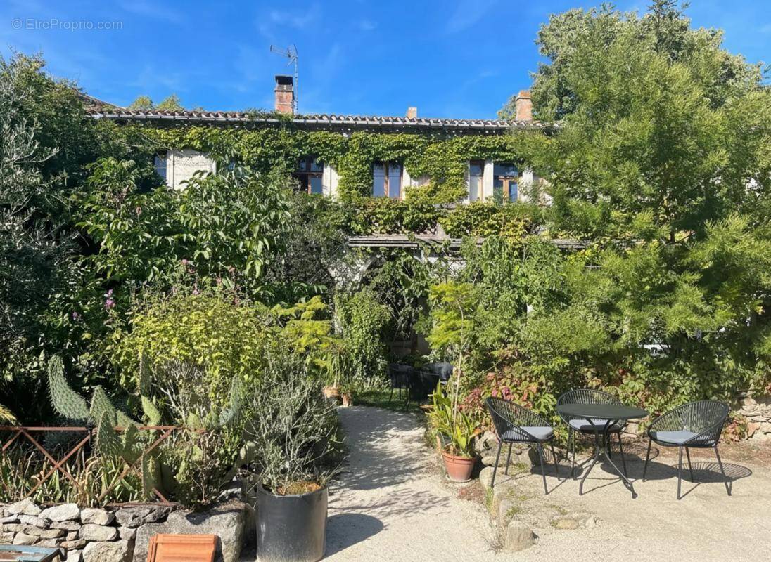 Maison à MONTOLIEU