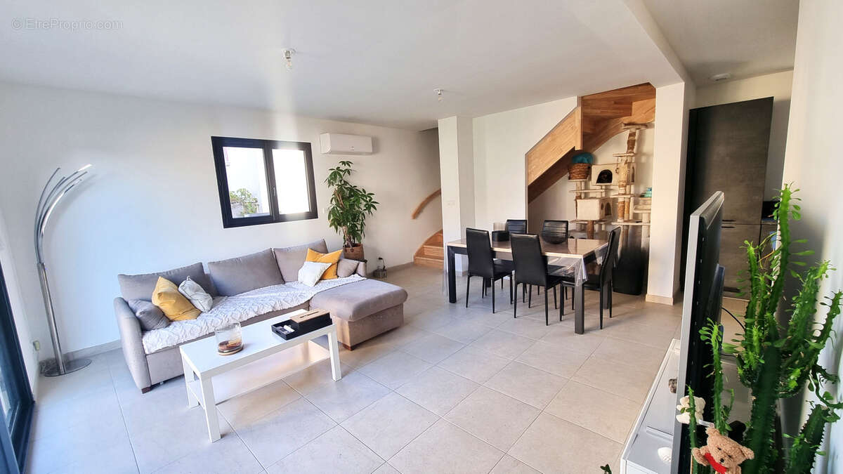 Maison à LA ROUVIERE