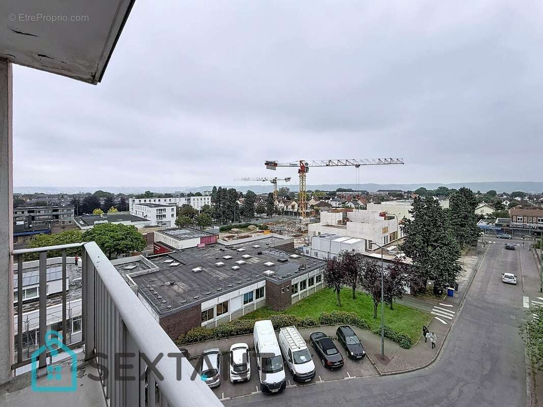Appartement à SAINT-ETIENNE-DU-ROUVRAY