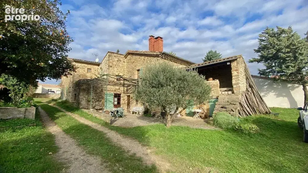 Authentique, maison en pierre avec gîte indépendant - photo 2