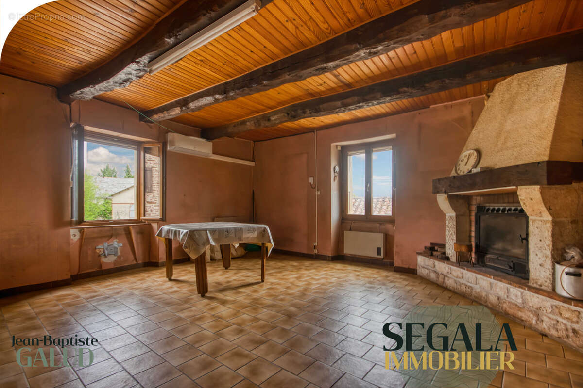 Maison à MIRANDOL-BOURGNOUNAC