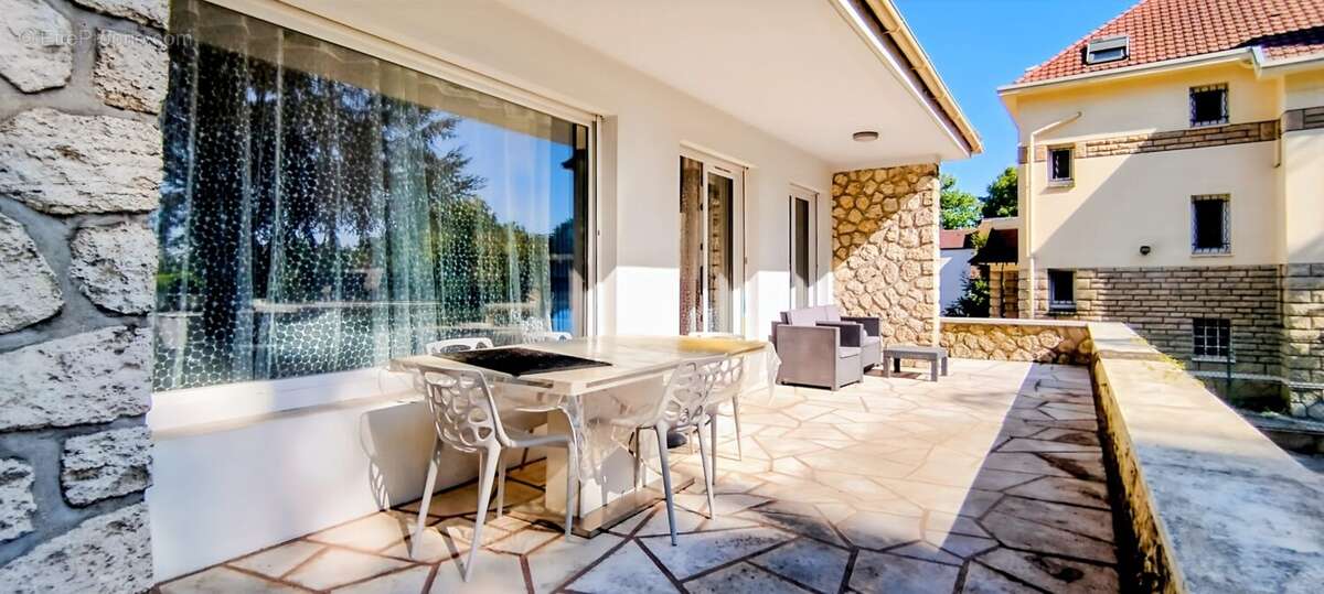 Maison à MONTMORENCY