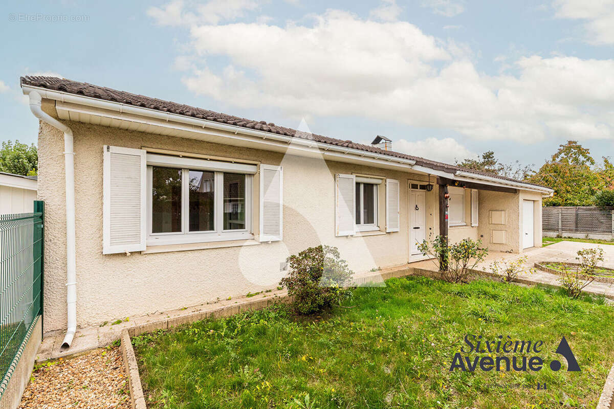 Maison à LE PLESSIS-PATE