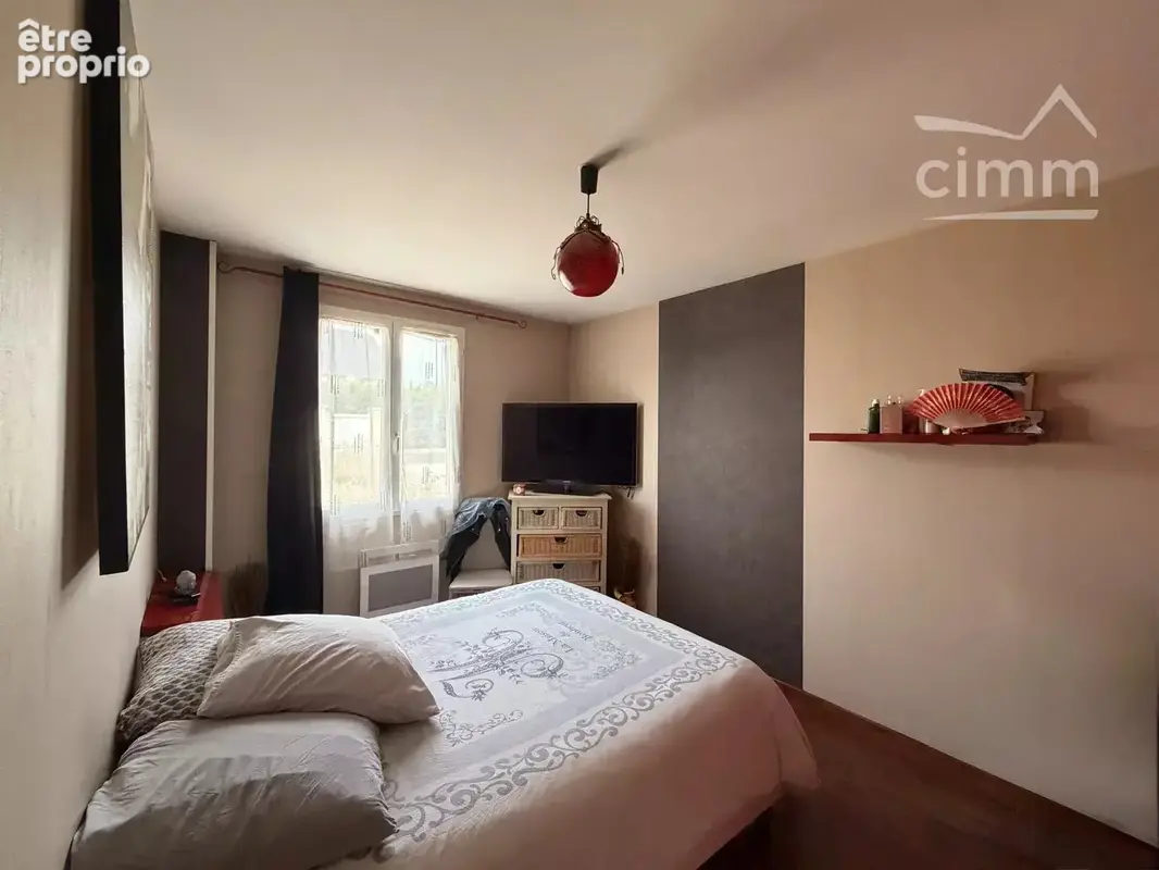 VEUZAIN-SUR-LOIRE — Maison 6 pièces de 120 m² - photo 5