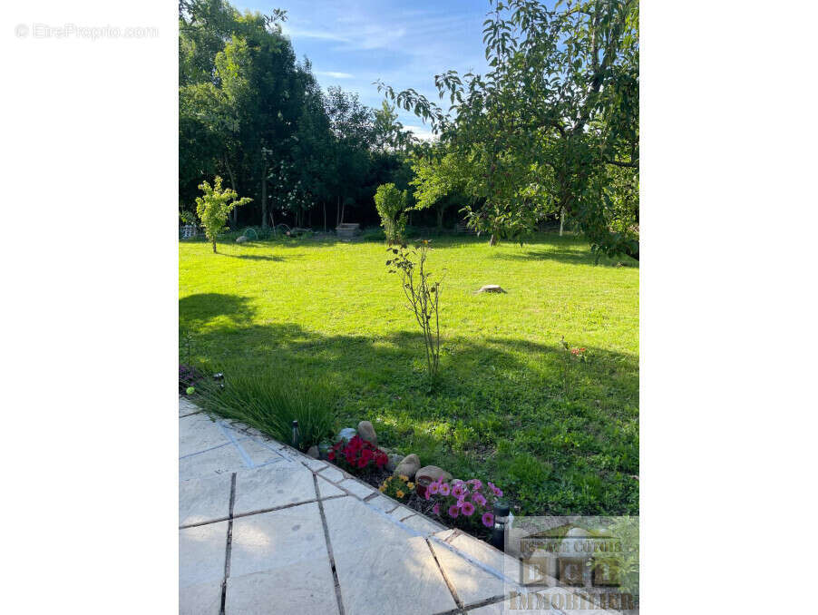 Maison à SAINT-SIMEON-DE-BRESSIEUX