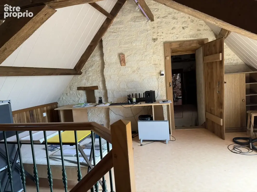 MAISON de 144 m2 sur 2 niveaux et grand garage, dépendances en bordure de Claise. - photo 8