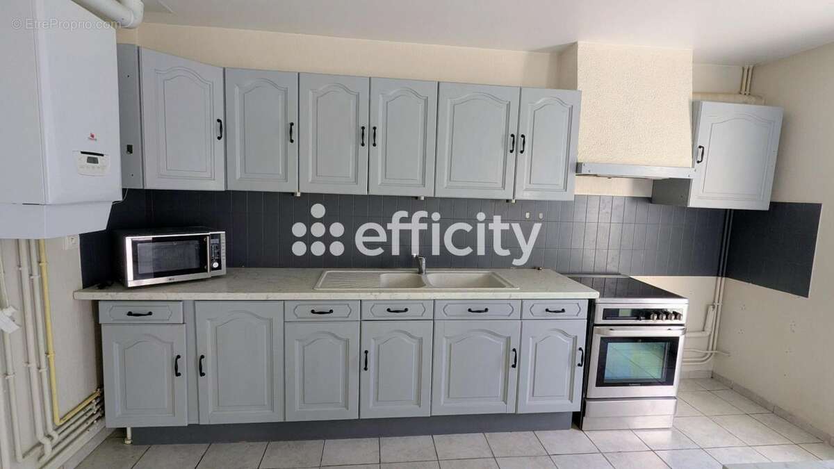 Maison à SAINT-YRIEIX-SUR-CHARENTE