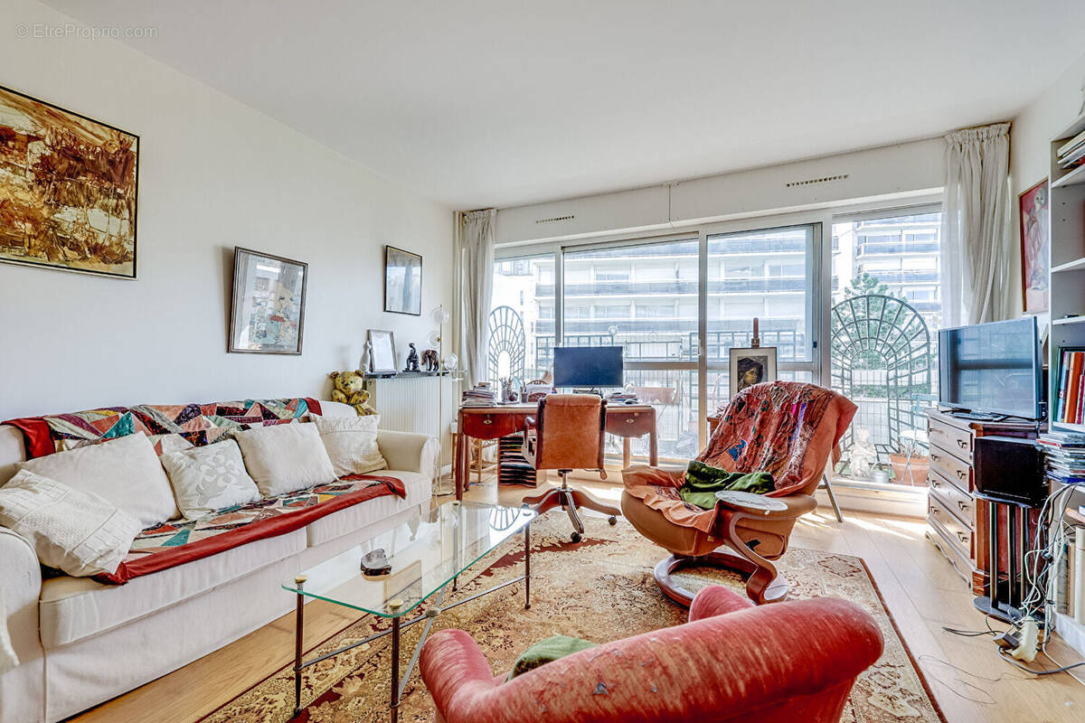 Appartement à PARIS-14E