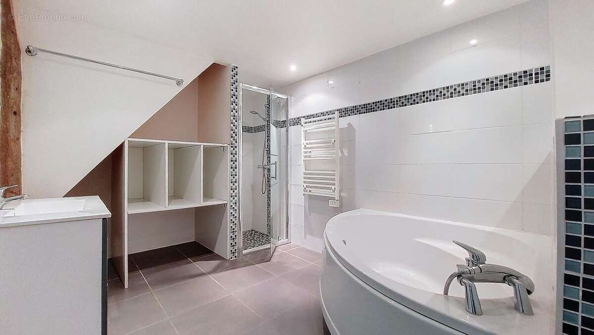 Maison à RILLIEUX-LA-PAPE