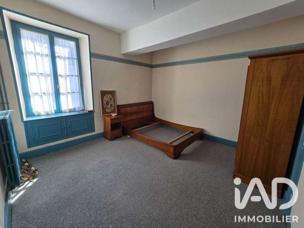 Maison 328 m² à Buzancais  - photo 5