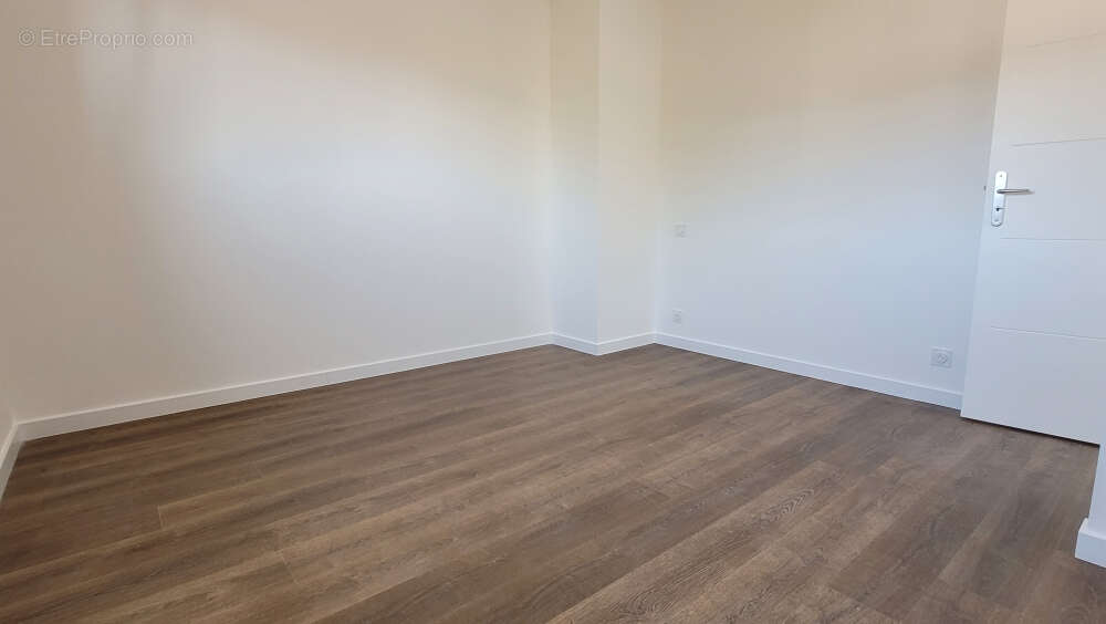 A 2 pas des commerces maison  contemporaire récente de 5 pièces principales 116 m² habitables, grand garage, terrain 373m² - photo 6