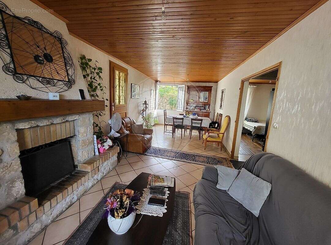 Maison à MONTEREAU-FAULT-YONNE