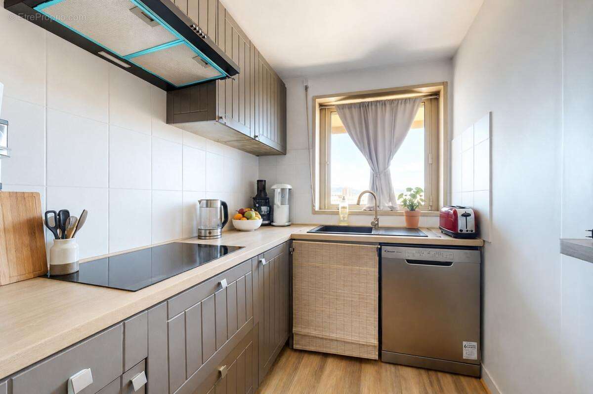 Appartement à MARSEILLE-6E