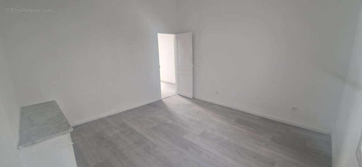 Appartement T4 divisible de 72 m2 + balcon - photo 7