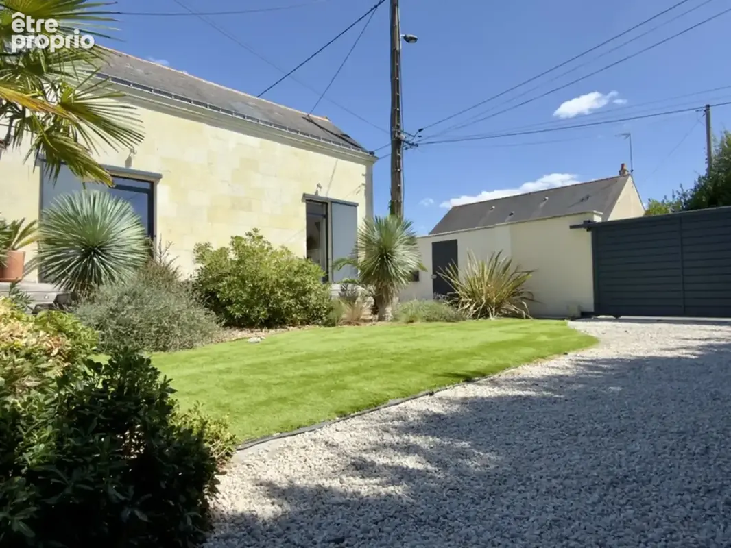 SAUMUR AGGLO, Bagneux. Maison tuffeau rénovée de 142m² avec terrasse et jardin paysagé clos - photo 16