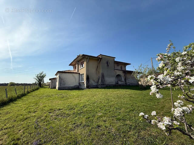 Maison à LA GENETOUZE