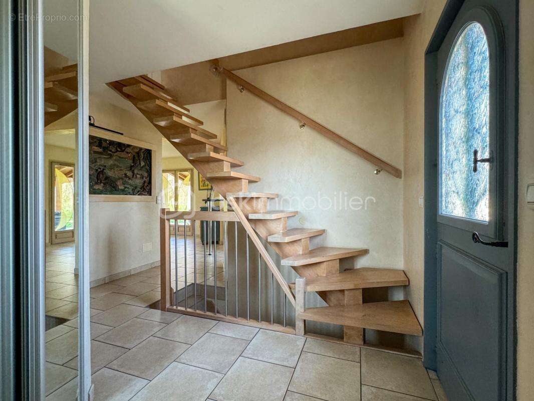 Maison à CHALLEX