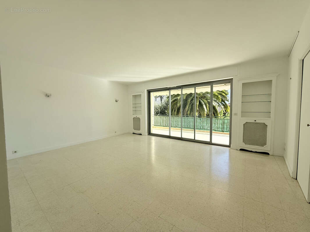 Appartement à LE CANNET