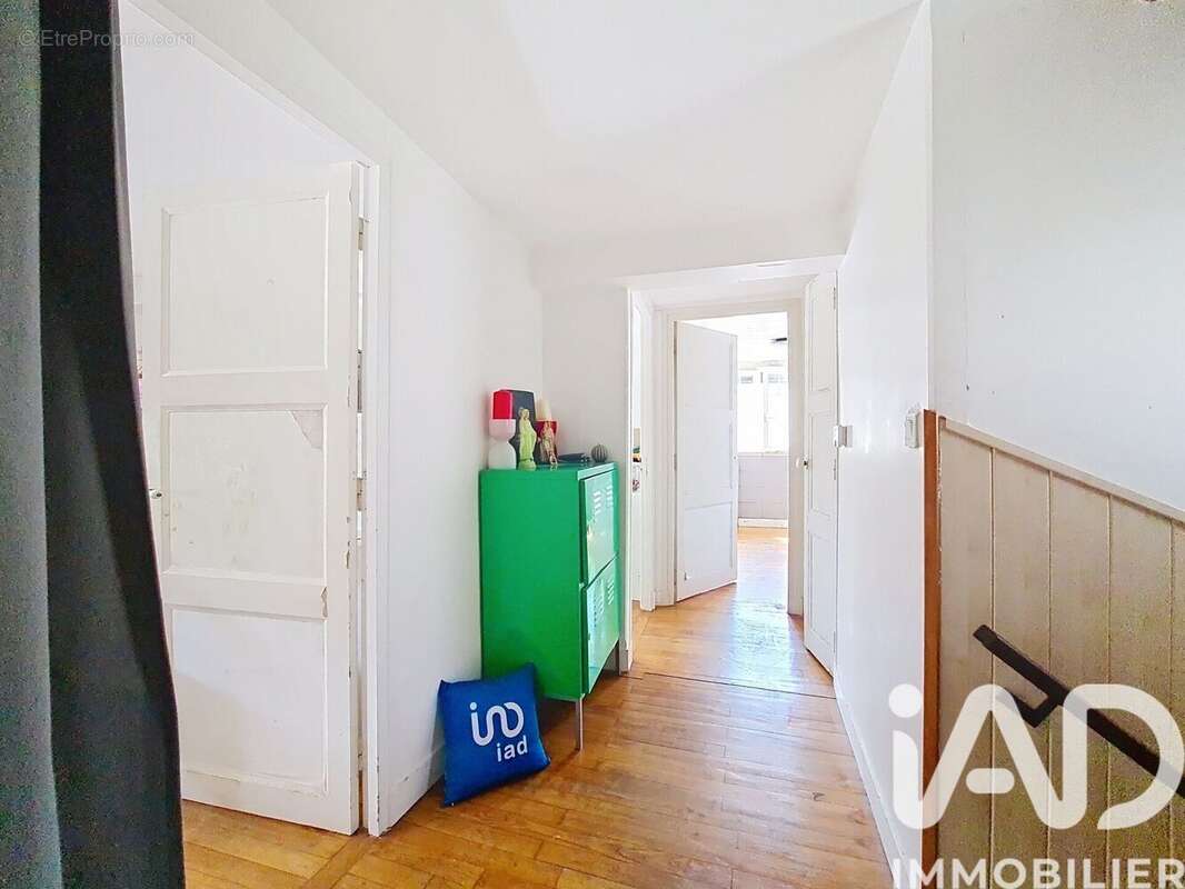 Maison 74 m² à Isles-Les-Meldeuses  - photo 6
