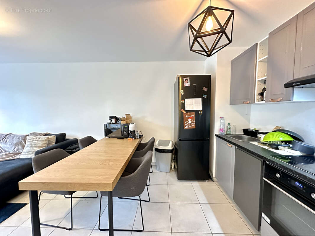 Appartement à SAINT-LAURENT-DU-VAR
