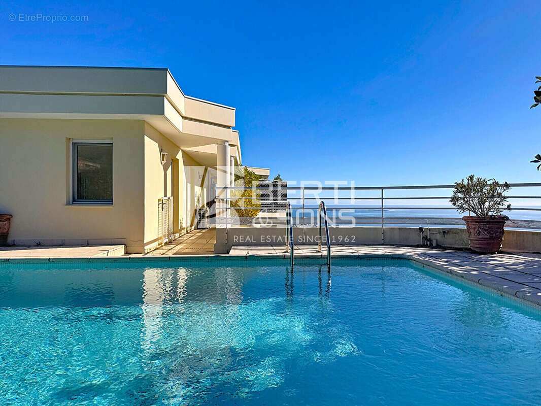 Appartement à MANDELIEU-LA-NAPOULE