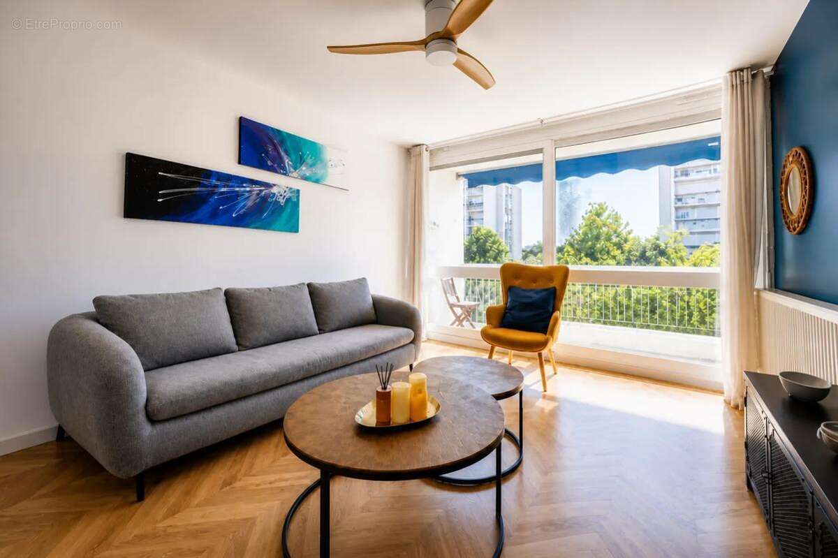 Appartement T3 - 73 m² - Saint-Genis-Laval - photo 13