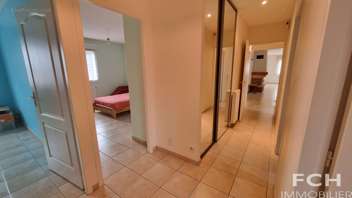 Villa 4 chambres, bureau, 2 garages, vue, proche toutes commodités - photo 16