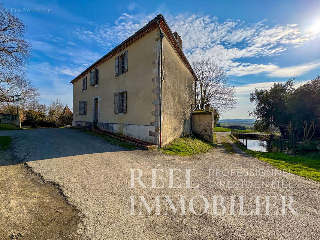 Maison à TOURRENQUETS