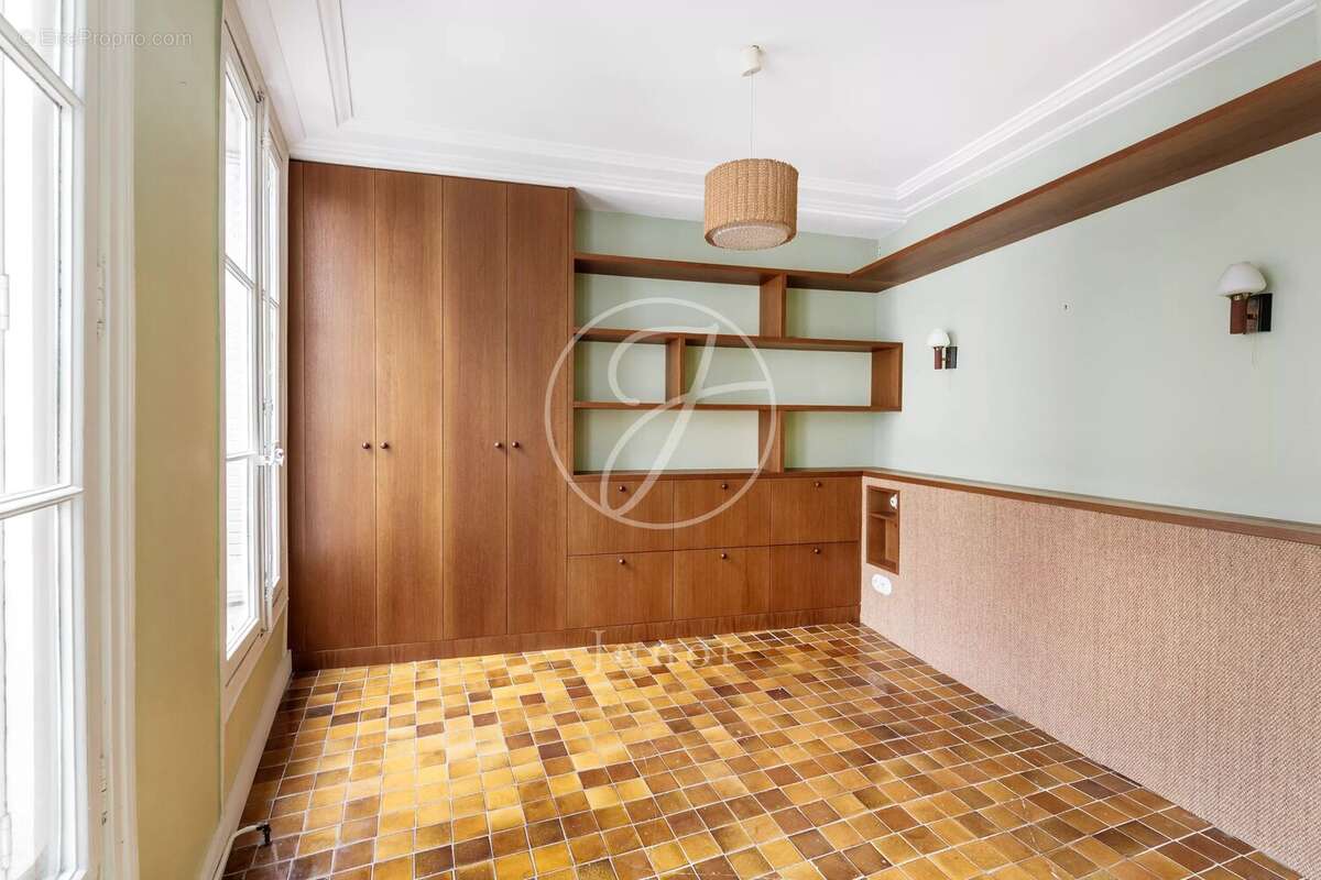 Appartement à PARIS-9E