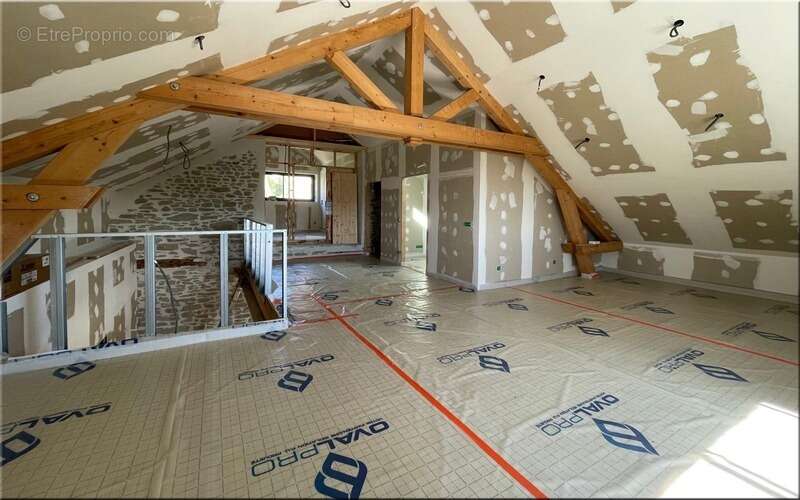 Maison à CHALLONGES