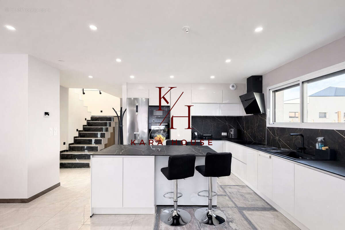 Maison 150 m² à Blainville-Sur-Orne  - photo 6