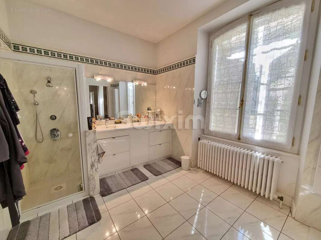 Maison à VARENNES-VAUZELLES