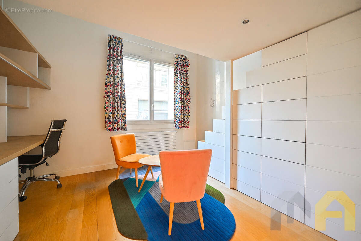 Appartement à PARIS-8E