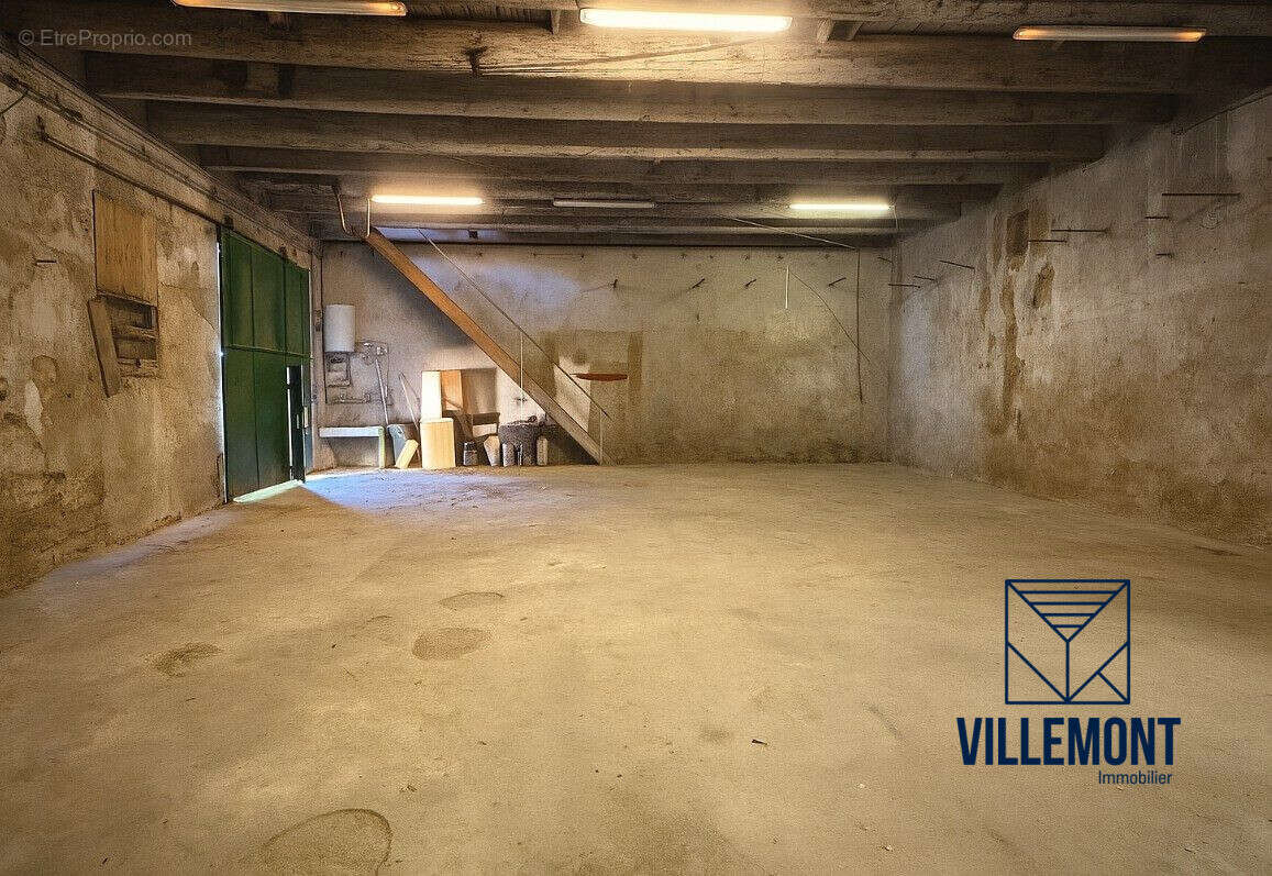 Bâtiment 1 rdc 200m² - Maison à SOMMIERES