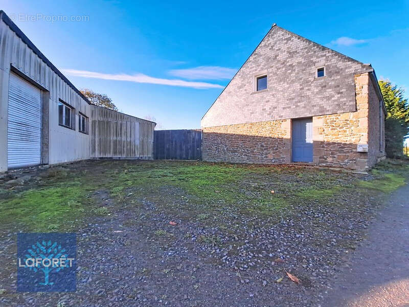 Maison à LOUVIGNE-DU-DESERT